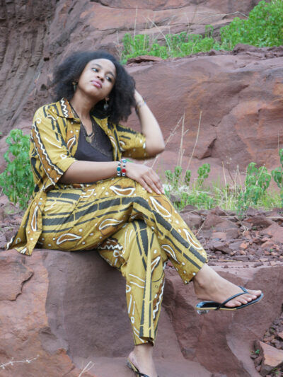 Ensemble Nyata, Élégance en mouvement