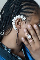 Ornement d’oreille Cauris – Bijou de coiffure