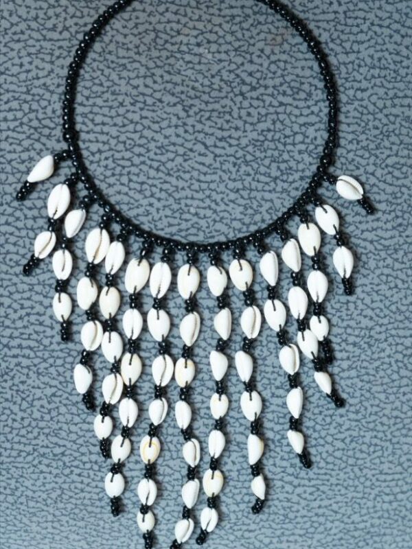 Parure Cauris Élégance – Collier & Boucles d’oreilles