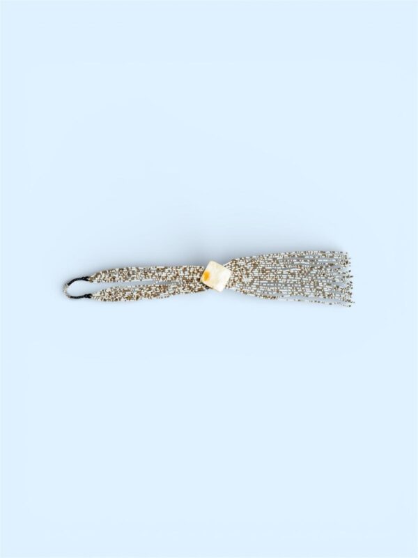 Collier long perle blanc au corne